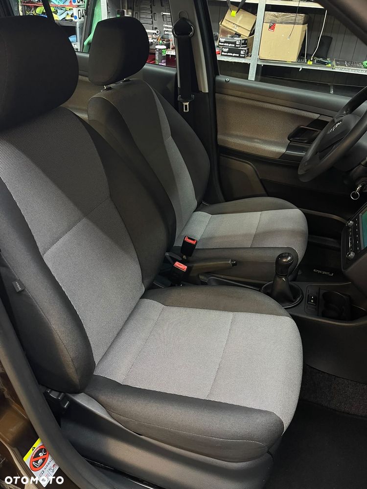 Skoda Fabia 1.2 HTP Fresh - 17
