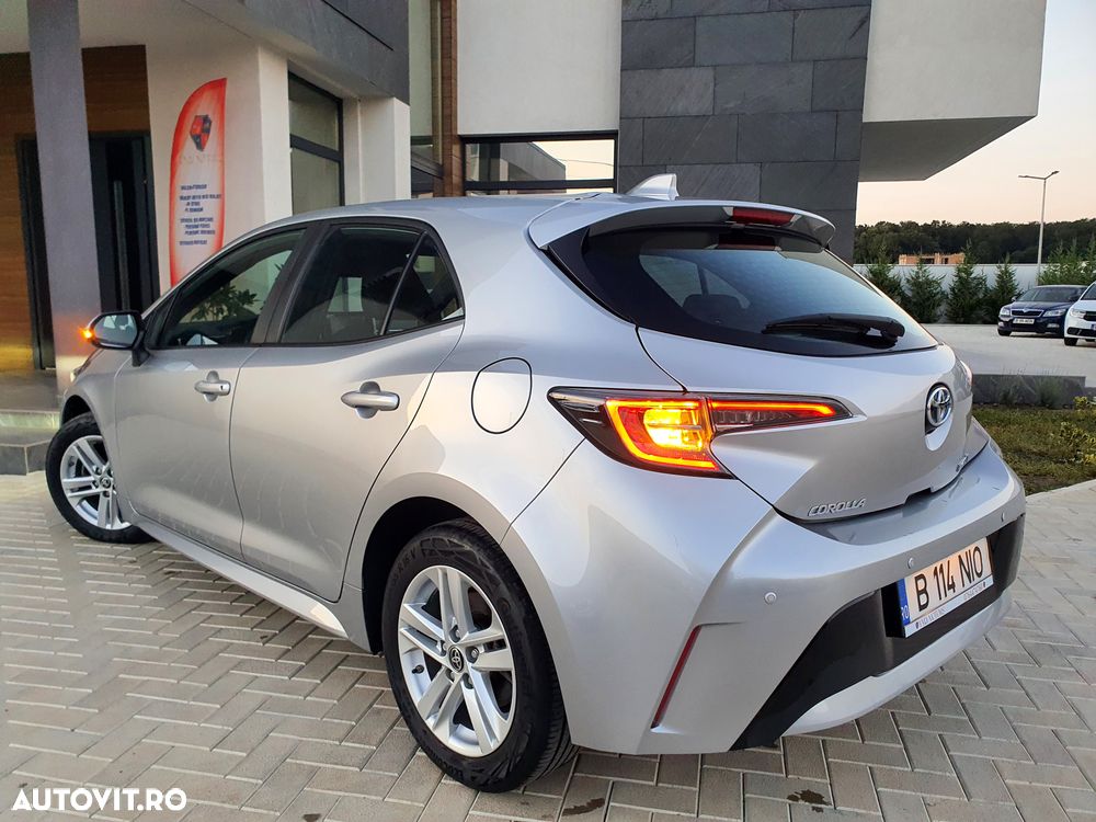 Toyota Corolla 1.8 HSD Dynamic - 8