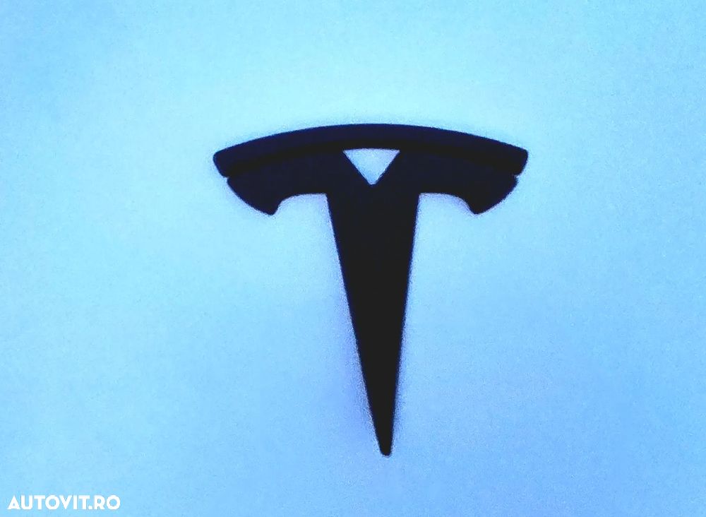 Tesla Model 3 - 21