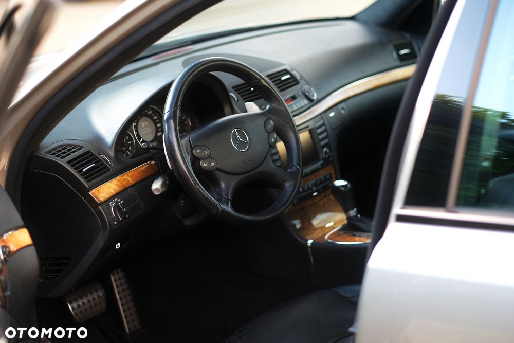 Mercedes-Benz Klasa E 63 AMG - 36