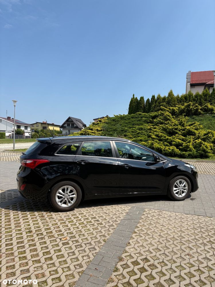 Hyundai i30 blue Kombi 1.6 GDi Style - 2
