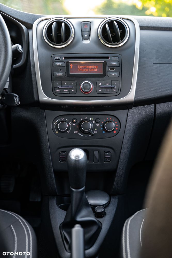 Dacia Logan 1.2 16V Ambiance - 11
