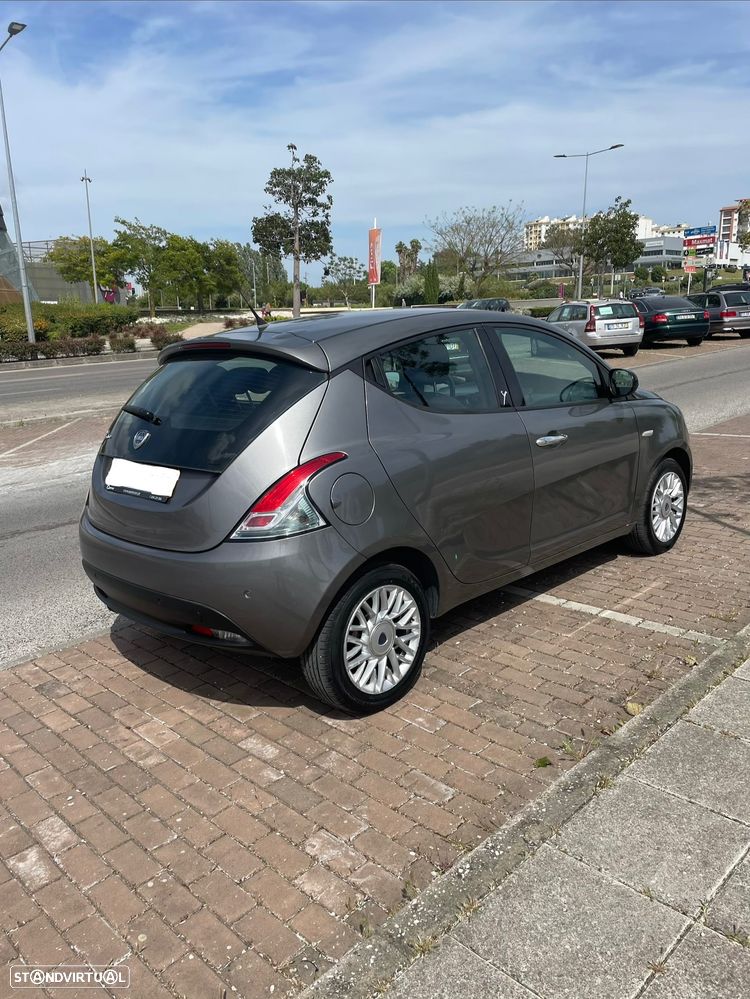 Lancia Ypsilon 1.3 M-jet S&S Gold - 3