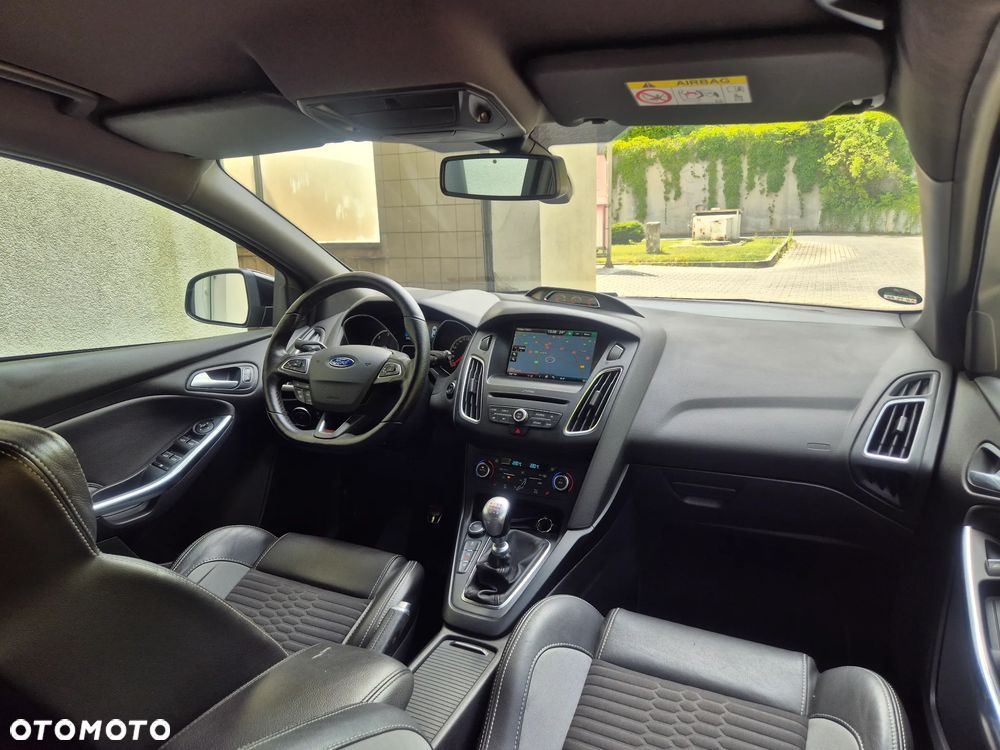 Ford Focus 2.0 TDCi ST mit Leder-Exclusiv-Paket - 18