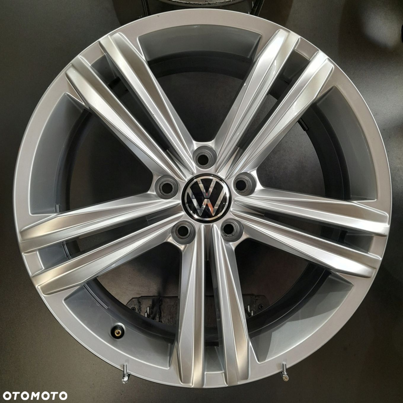Felgi 18 5x112 VW Tiguan II, Passat B8 F8897-1C - 4