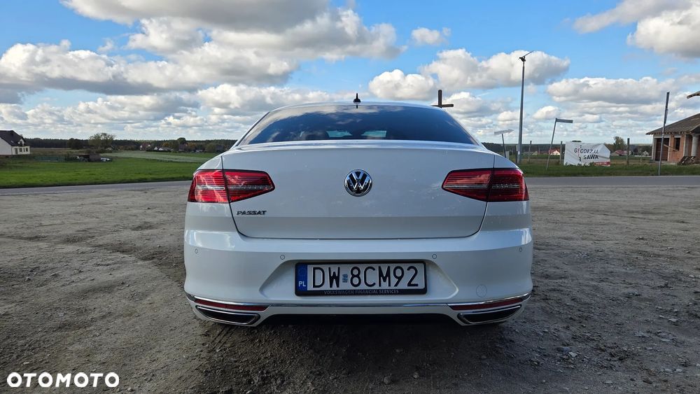 Volkswagen Passat 2.0 TSI 4Mot R-Line Edition DSG - 2