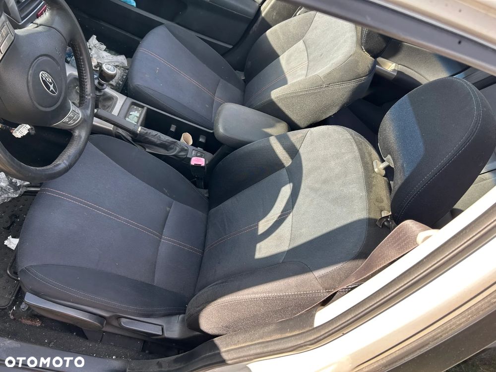 FOTELE KANAPA SUBARU FORESTER III - 1