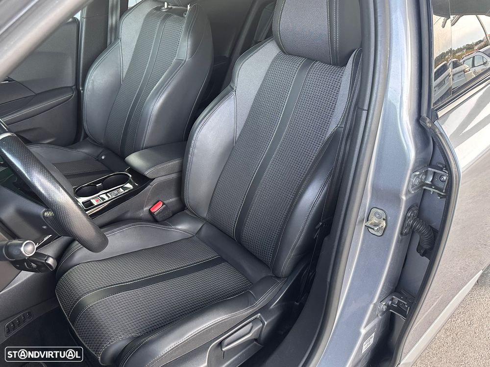Peugeot e-2008 50 kWh Allure - 9