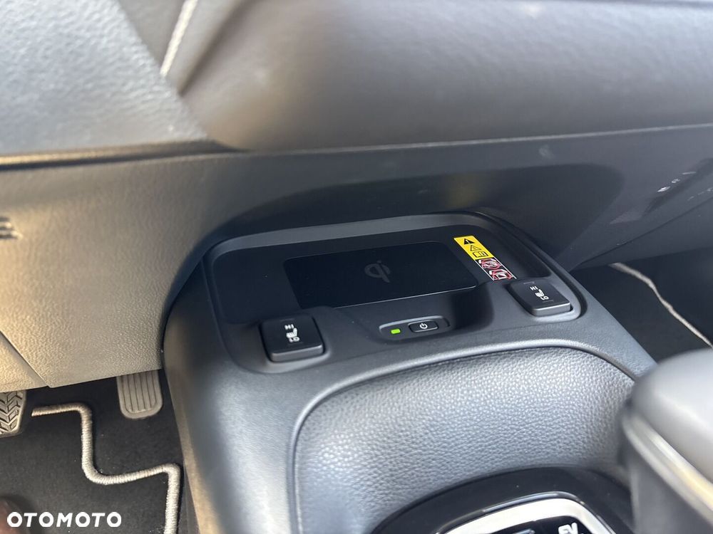 Toyota Corolla 1.8 Hybrid Comfort - 22