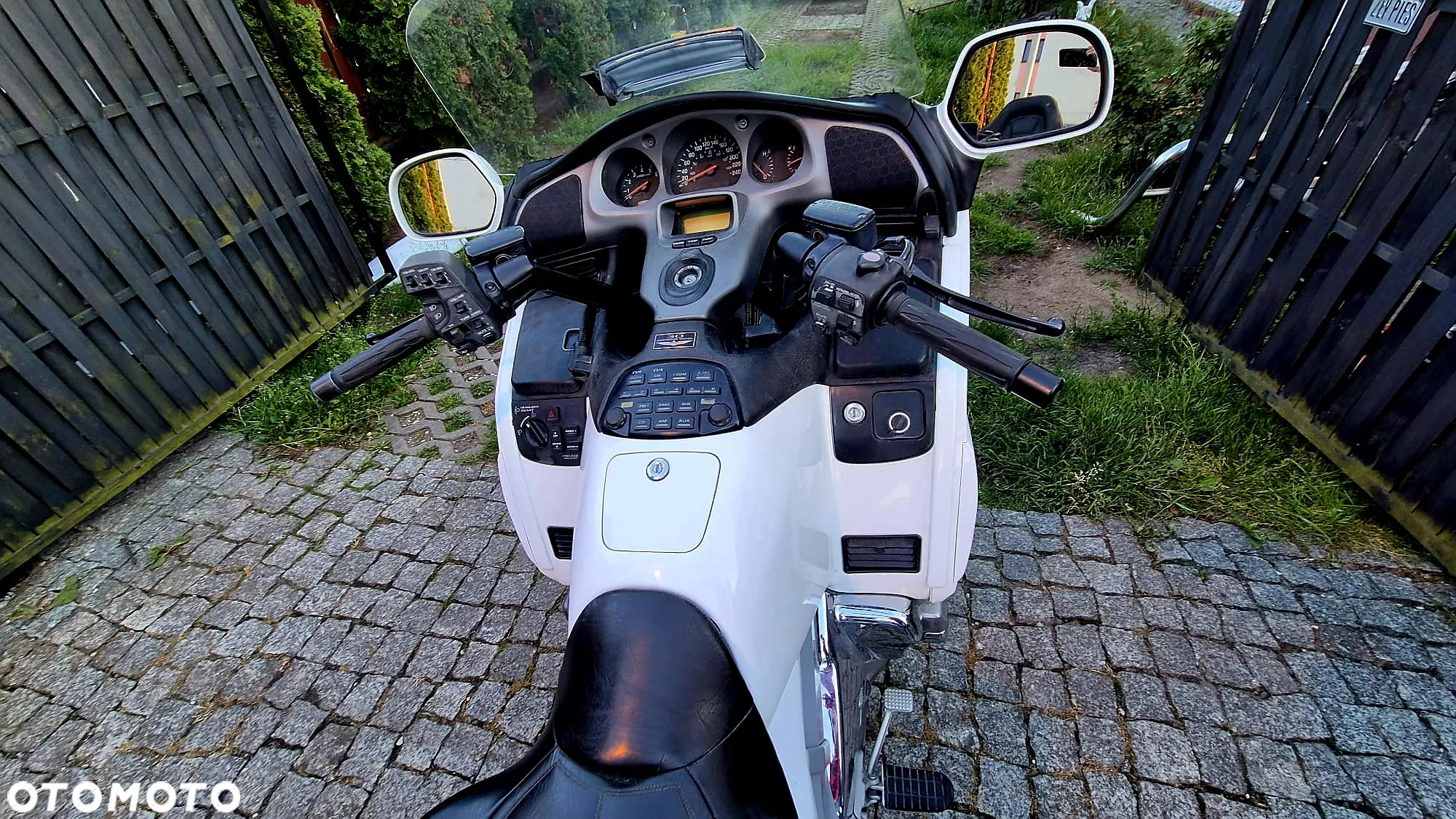 Honda GL - 9