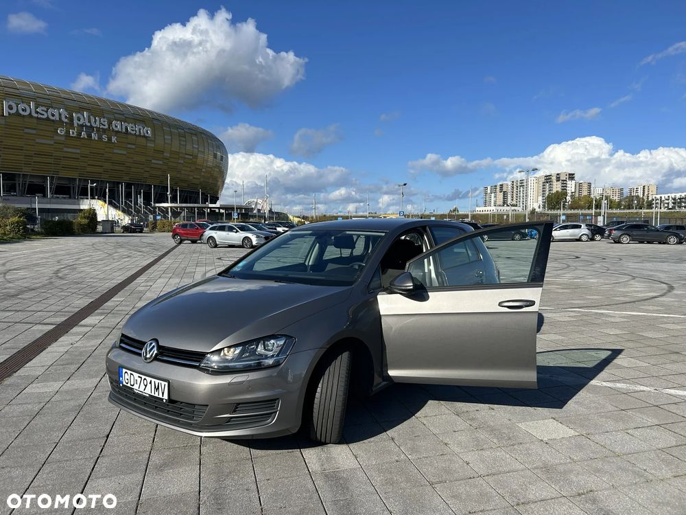 Volkswagen Golf - 6