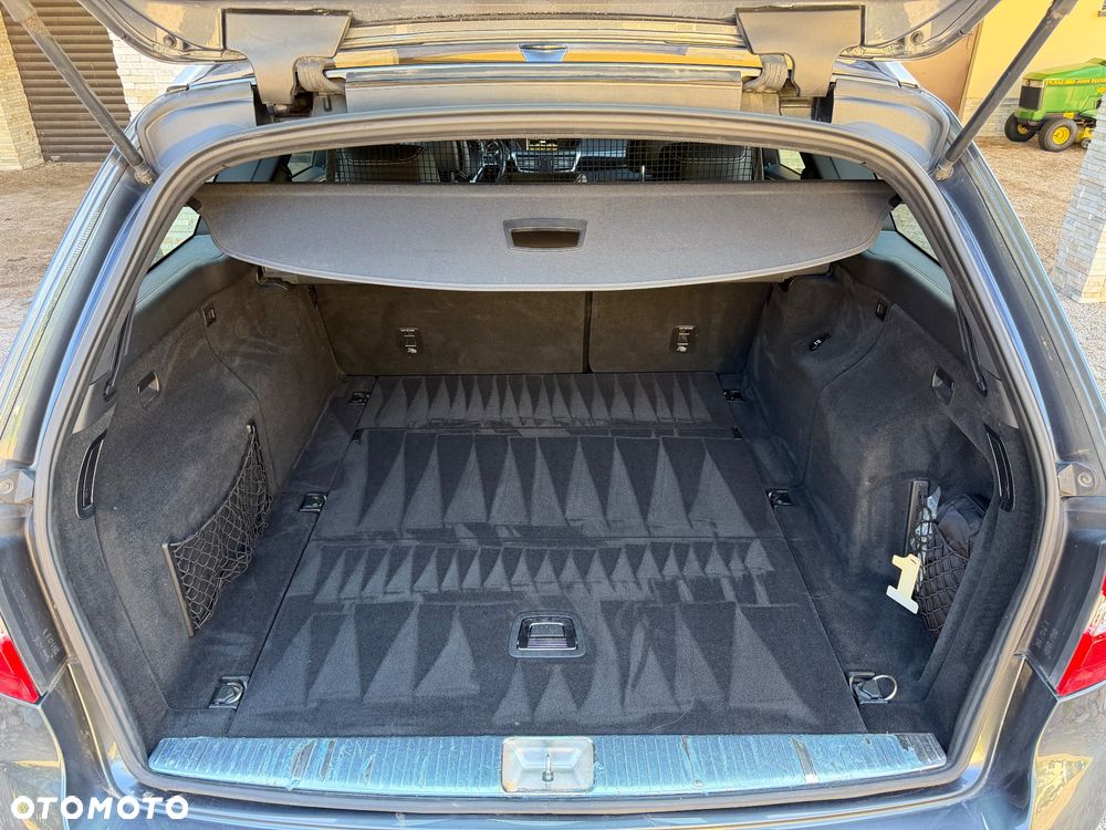 Mercedes-Benz Klasa E 250 BlueTEC 9G-TRONIC Avantgarde - 22