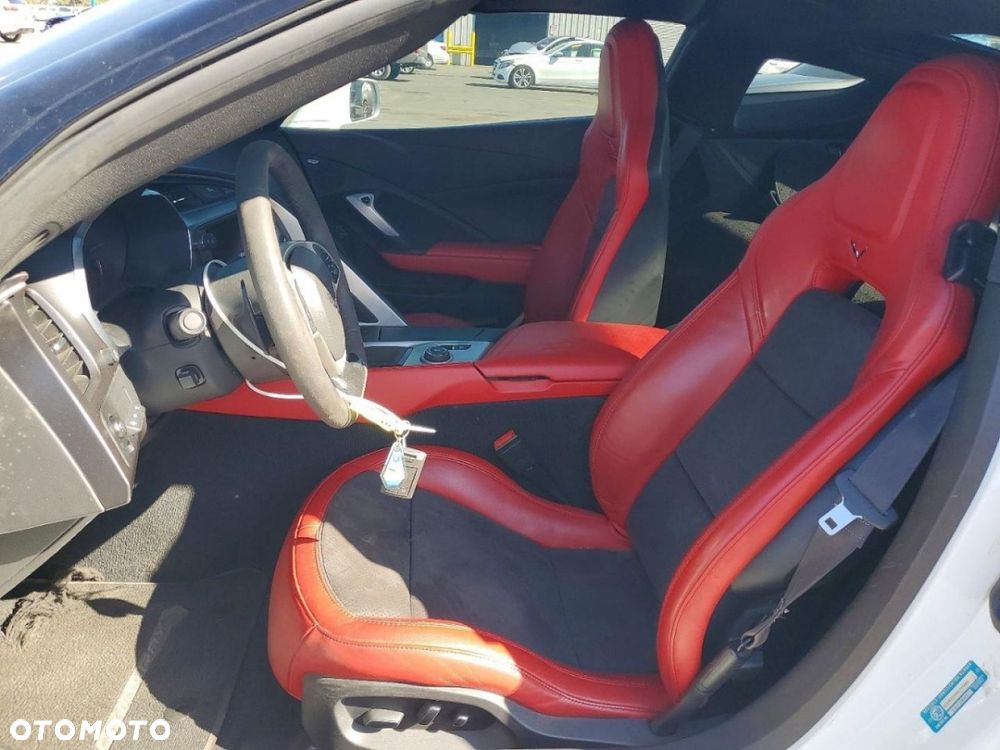 Chevrolet Corvette - 7