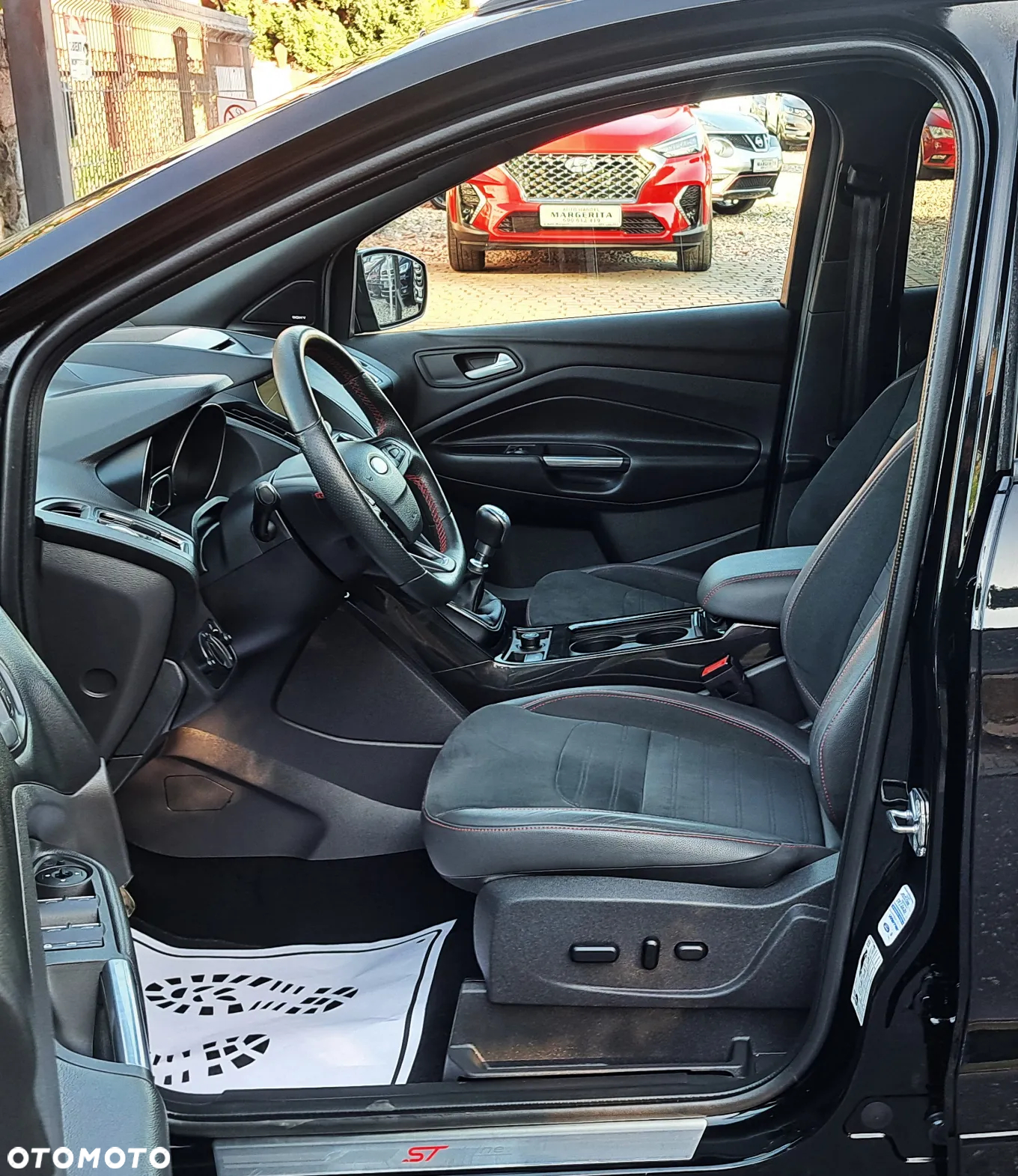 Ford Kuga 1.5 EcoBoost 2x4 ST-Line - 17
