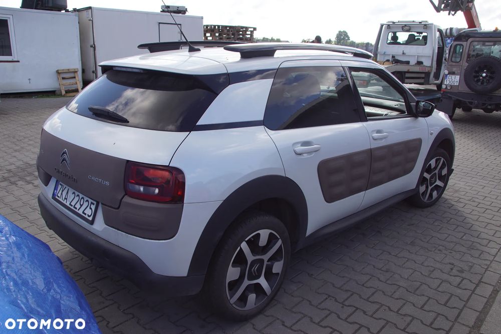 Auto na części - Citroen C4 Cactus 1.2 PureTech 110 KM HNZ 20ET25 EFC 2015R Silnik Skrzynia Drzwi Błotnik Zderzak Klapa Lampa Lusterko Klamka Szyba Deska Kokpit Sterownik Moduł Czujnik Licznik Wyświetlacz Panel Kierownica - 7
