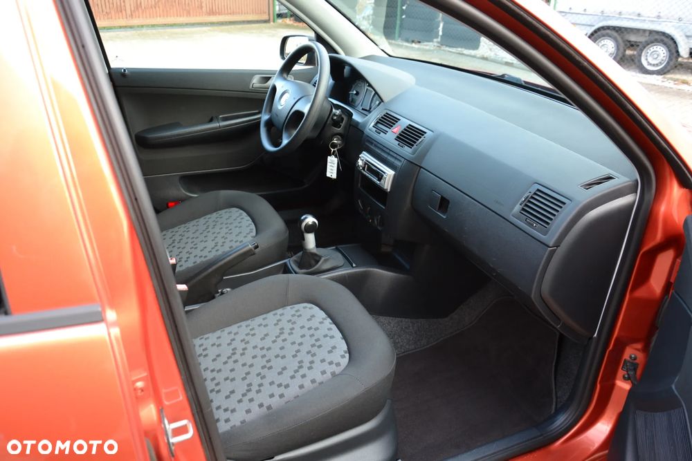 Skoda Fabia 1.2 HTP Comfort - 22