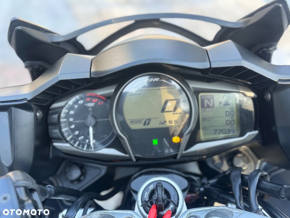 Yamaha FJR - 25