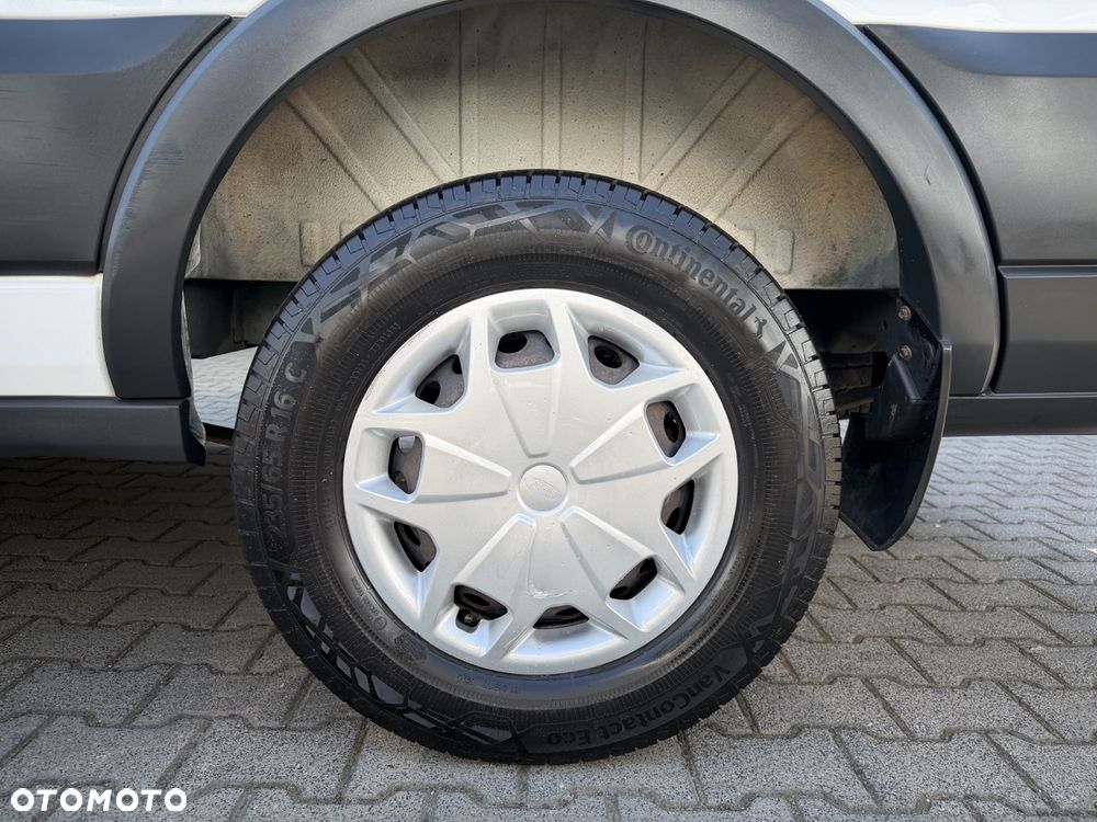 Ford Transit - 32