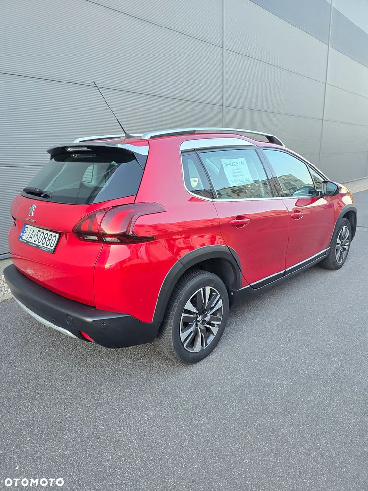 Peugeot 2008 1.2 Pure Tech GPF Signature S&S - 11