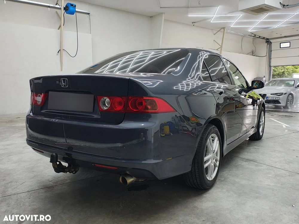 Honda Accord 2.0 i 4 Door - 2