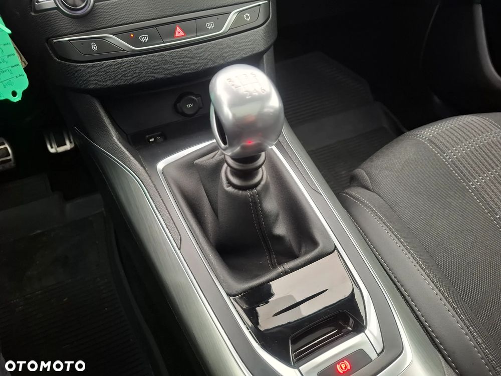 Peugeot 308 1.5 BlueHDi Allure S&S - 21