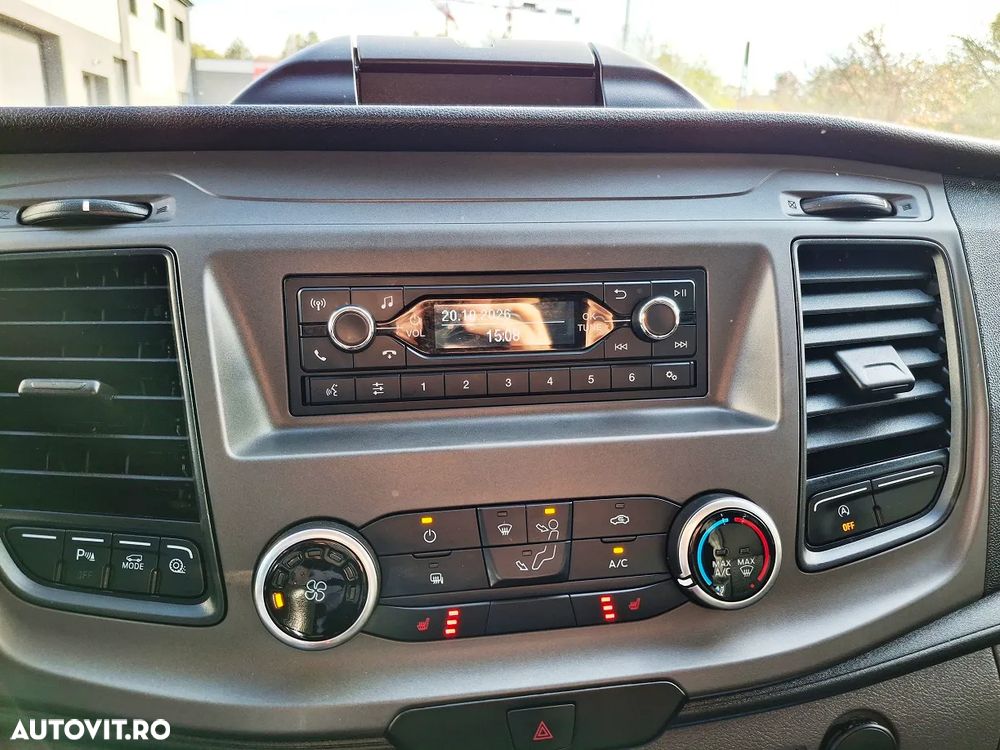 Ford Transit Custom - 11