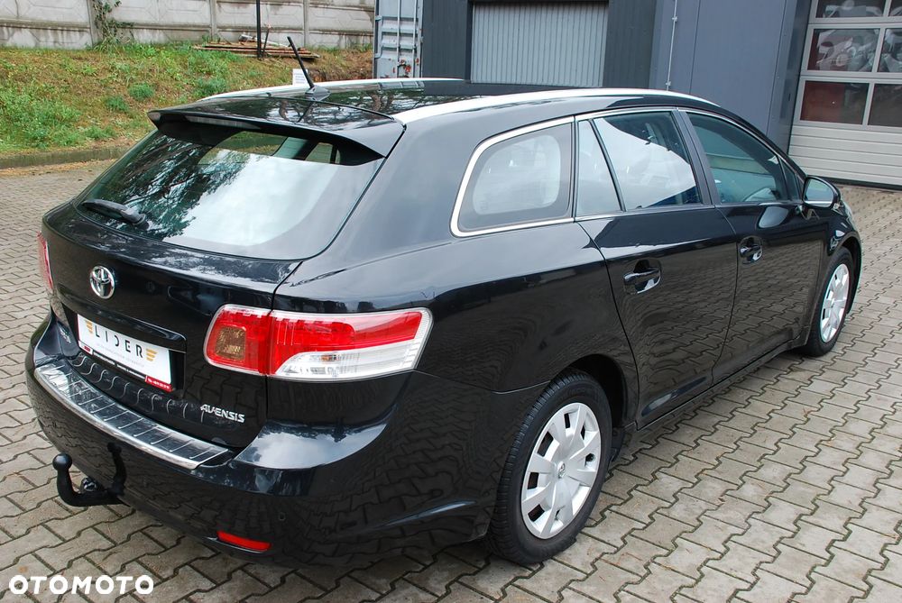 Toyota Avensis 2.0 Prestige MS - 3