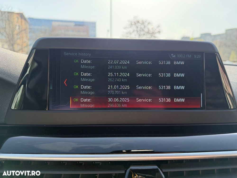 BMW Seria 5 520d Aut. Sport Line - 23