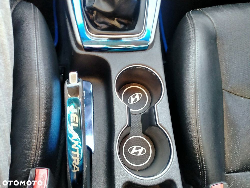 Hyundai Elantra - 21