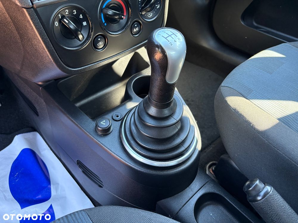 Ford Fiesta 1.4 Ambiente - 16