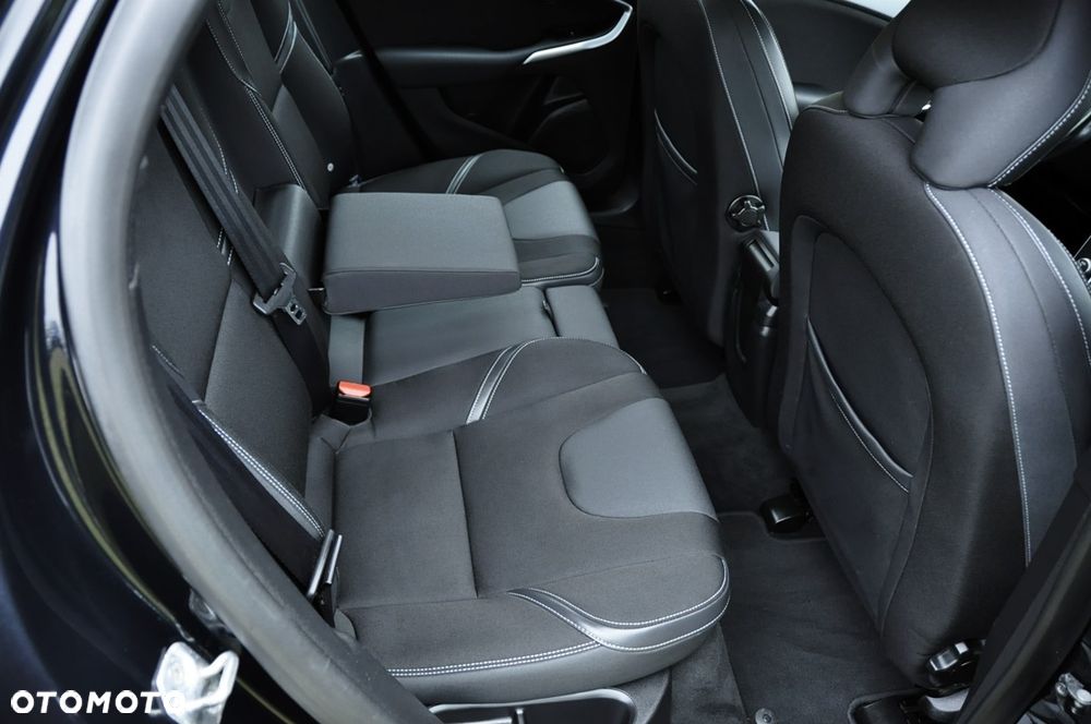 Volvo V40 T3 Momentum - 13