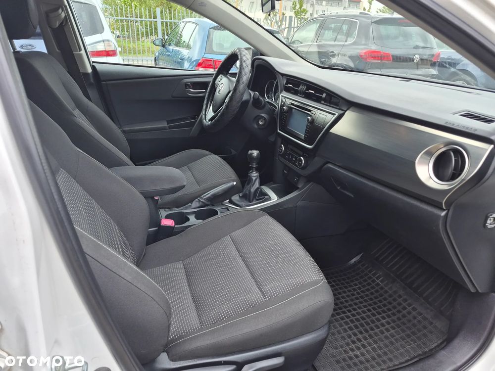 Toyota Auris 1.4 D-4D Premium - 7
