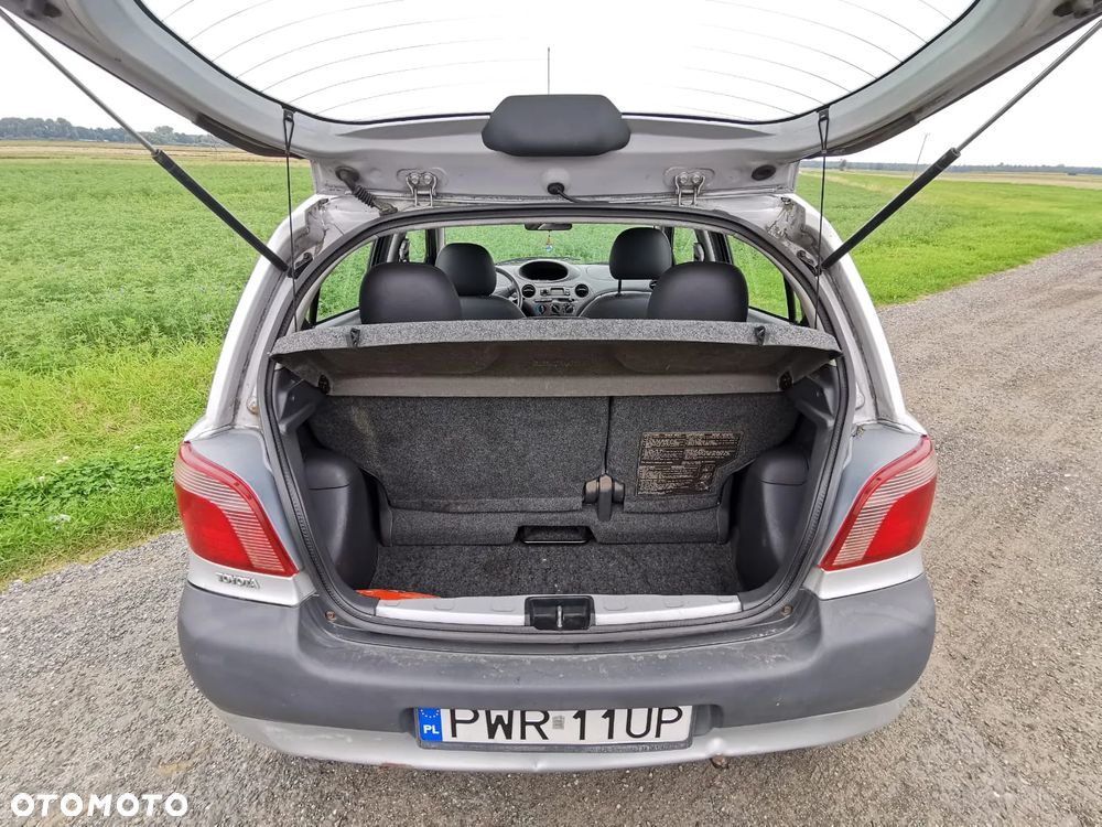 Toyota Yaris 1.0 Terra - 10