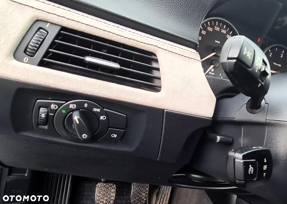 BMW Seria 3 318d - 27