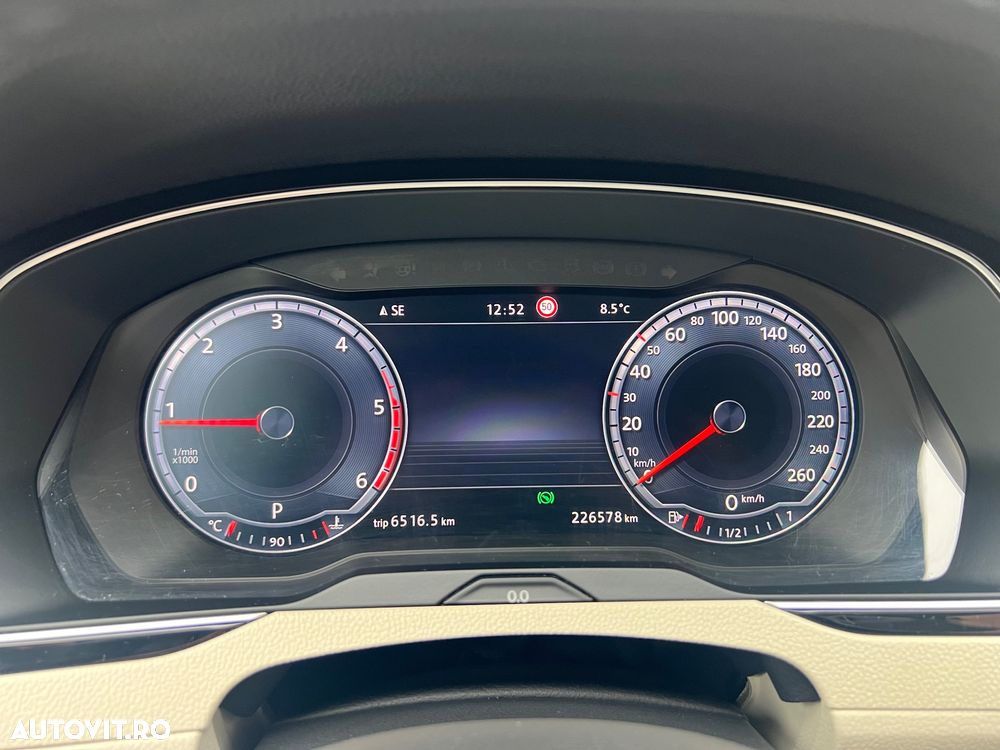 Volkswagen Passat Variant 2.0 TDI DSG 4Motion Highline - 12