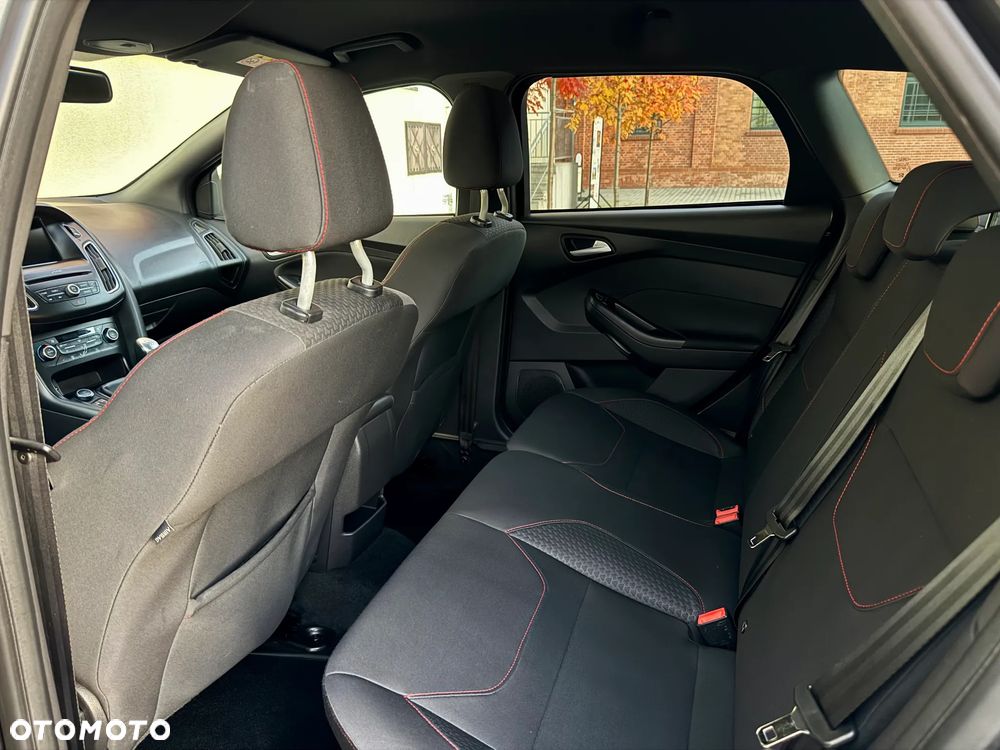 Ford Focus Turnier 1.5 EcoBlue Start-Stopp-System ST-LINE - 7