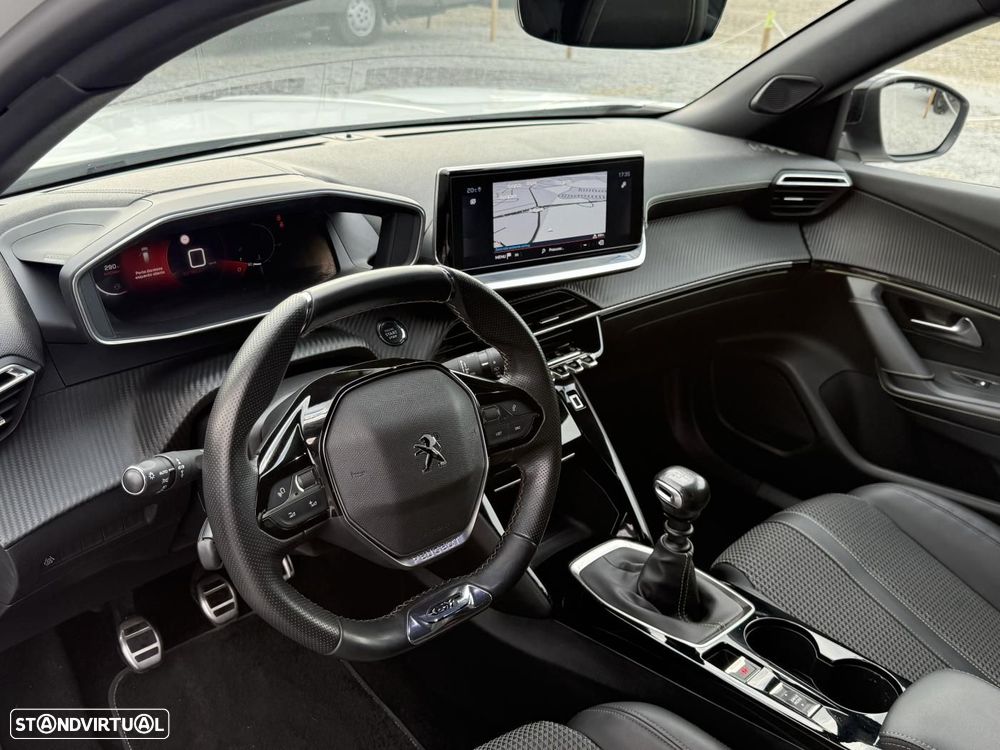 Peugeot 2008 1.2 PureTech GT Line - 19