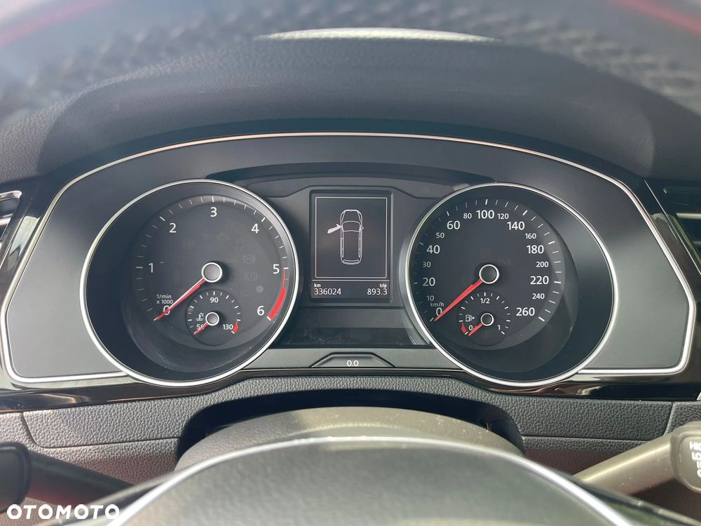 Volkswagen Passat - 9
