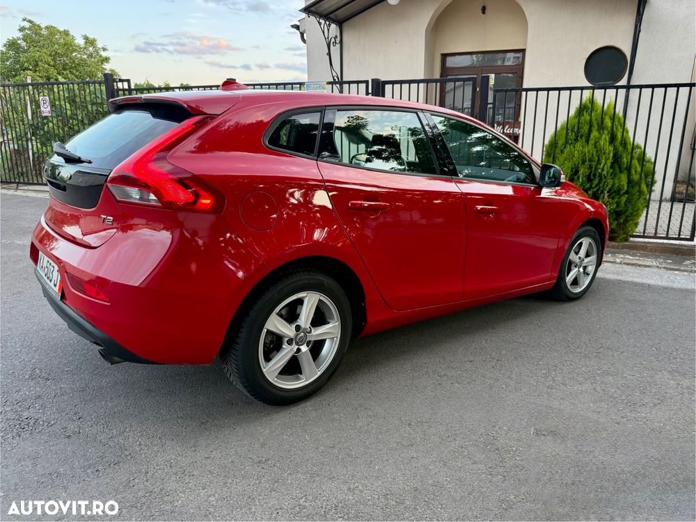 Volvo V40 T2 Momentum - 25