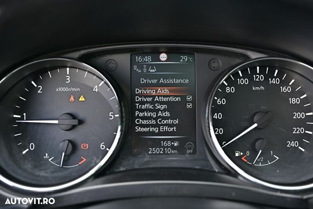 Nissan Qashqai 1.6L dCi Start/Stop 4X4-i Tekna - 16
