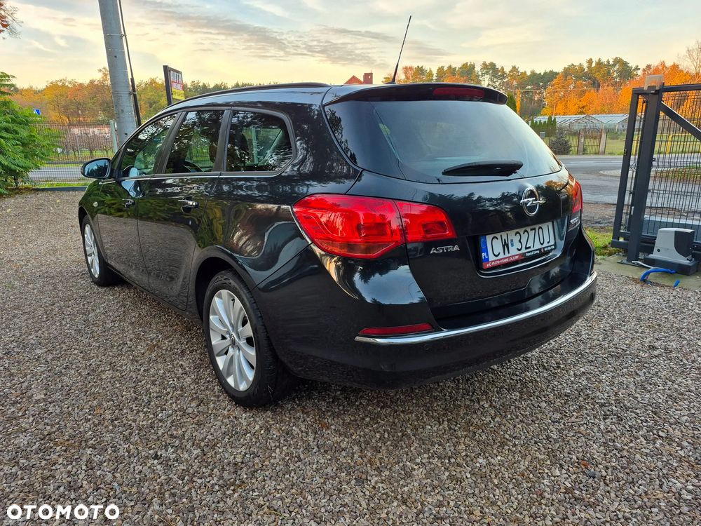 Opel Astra 1.4 Turbo 150 Jahre - 3