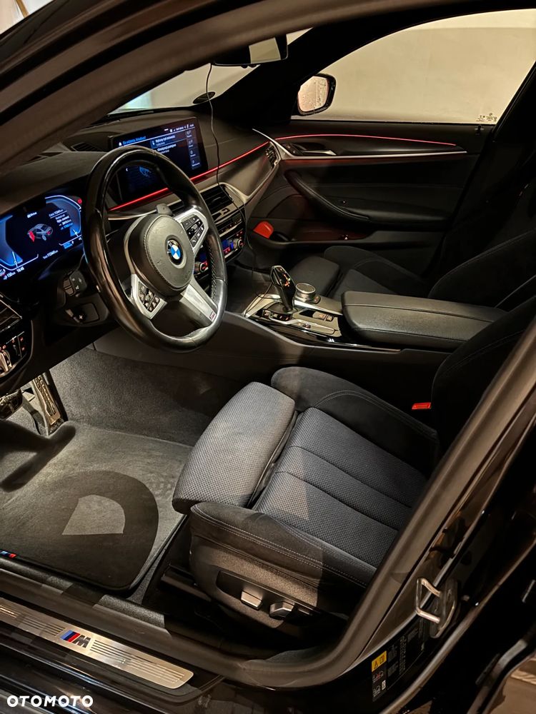 BMW Seria 5 545e xDrive M Sport Edition - 14