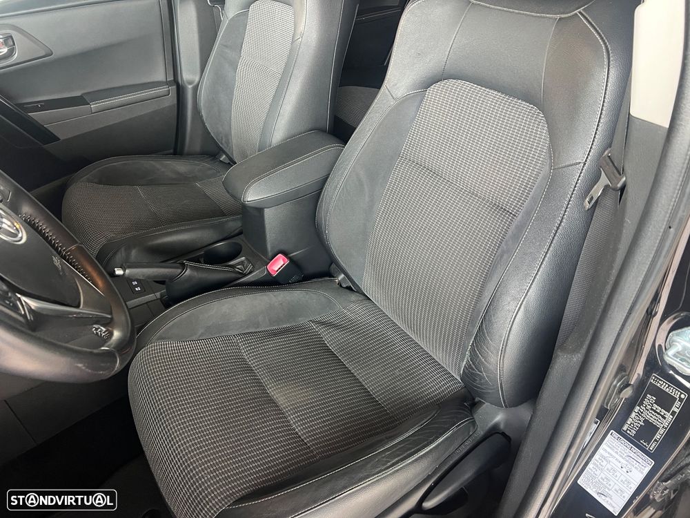 Toyota Auris Touring Sports 1.8 HSD Sport+Skyview +Navi - 16