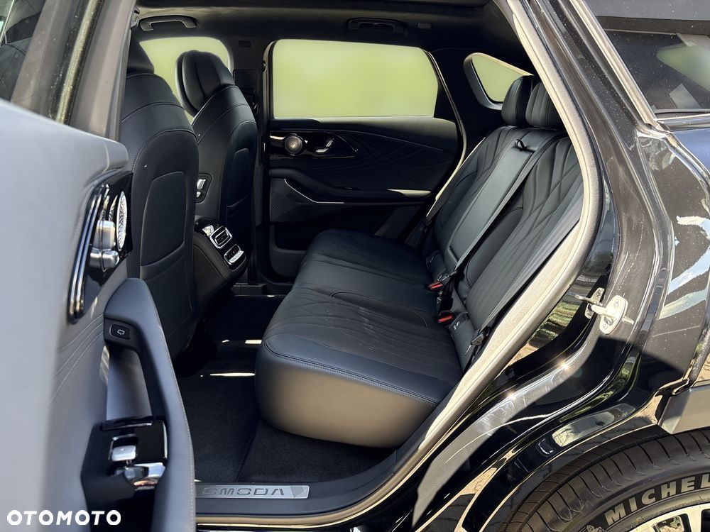 Omoda 9 1.5 Super Hybrid Exclusive AWD - 12