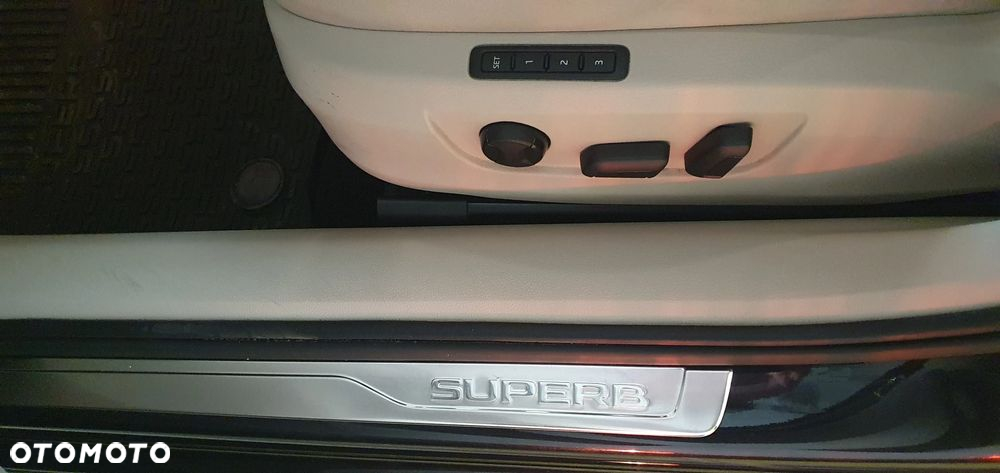 Skoda Superb 2.0 TSI Style DSG - 18