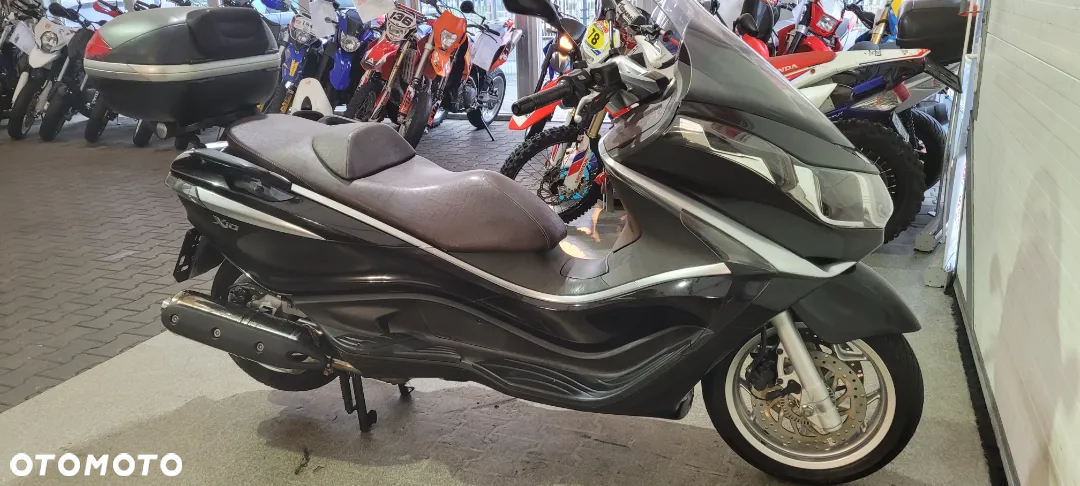 Piaggio X10 - 25