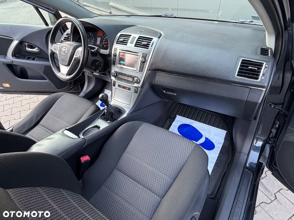 Toyota Avensis 2.0 D-4D Edition (2014) - 32