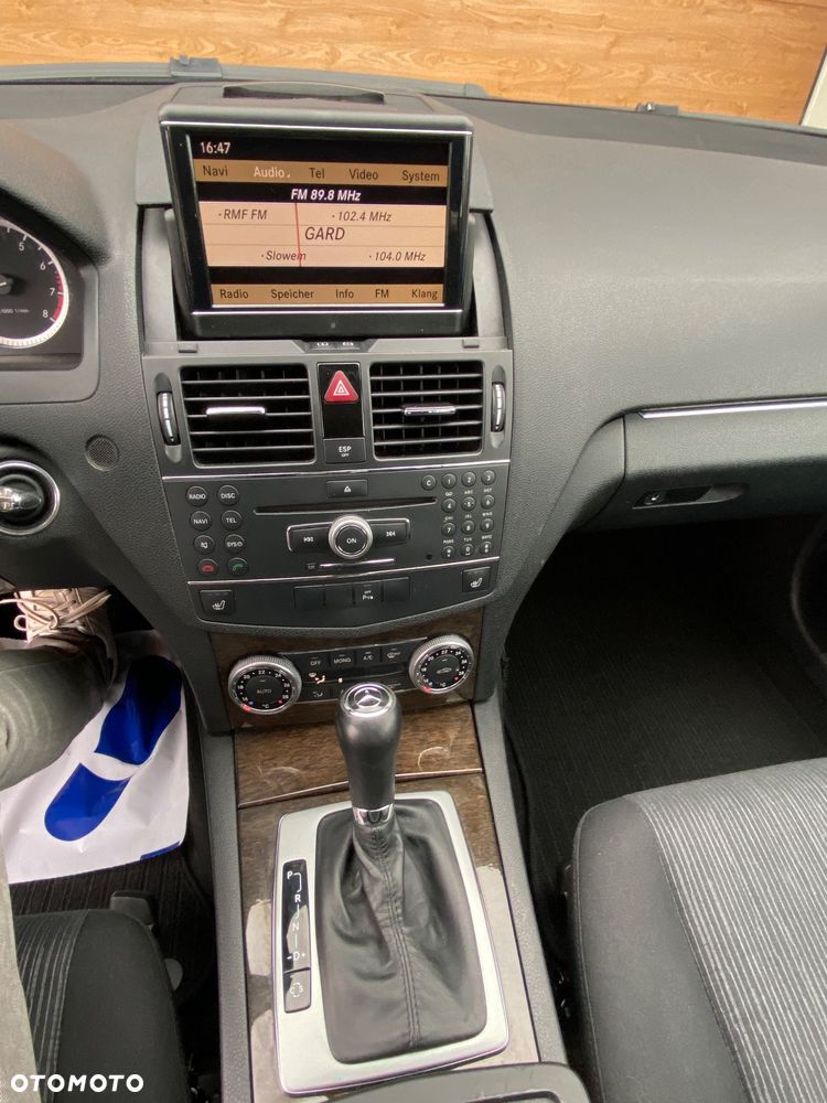 Mercedes-Benz Klasa C 180 T Kompressor Automatik BlueEFFICIENCY Avantgarde - 30