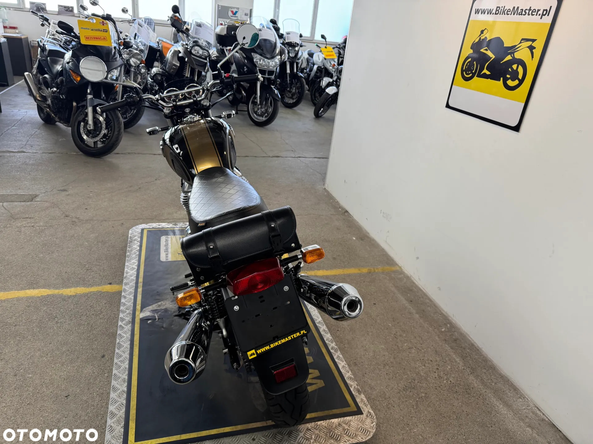 Royal Enfield Interceptor - 7