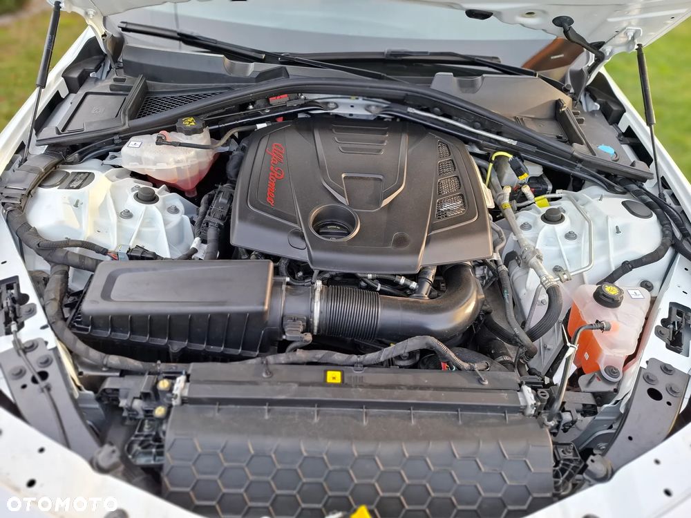 Alfa Romeo Giulia 2.0 Turbo 16V AT8 Veloce - 14